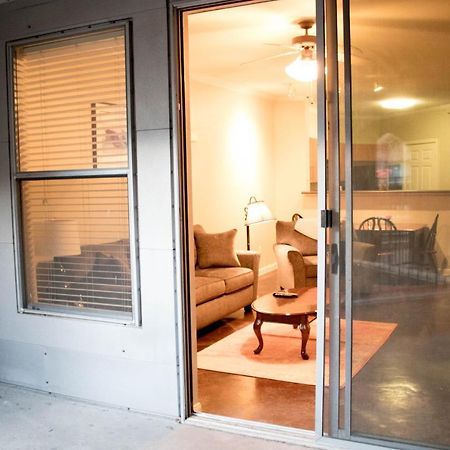 Downtown Dallas Beautiful Poolside Apartment Extérieur photo