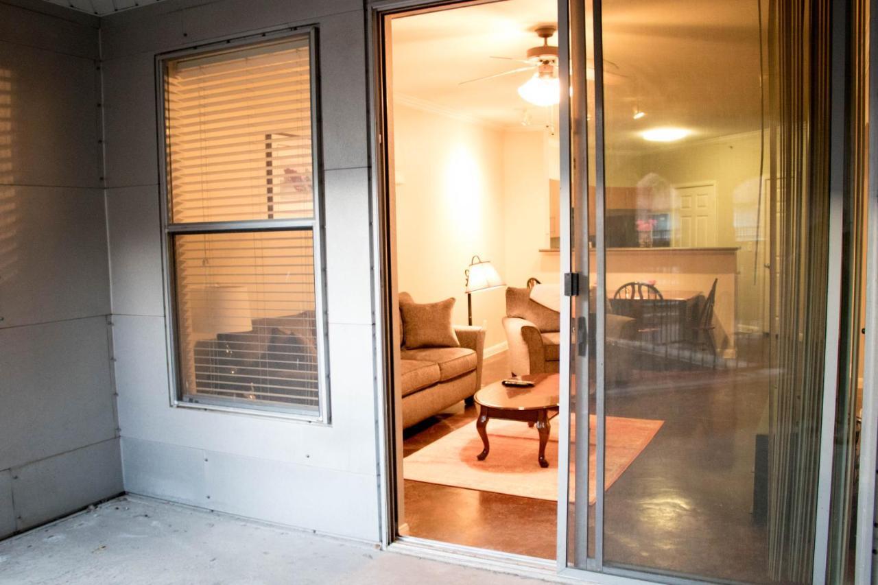 Downtown Dallas Beautiful Poolside Apartment Extérieur photo