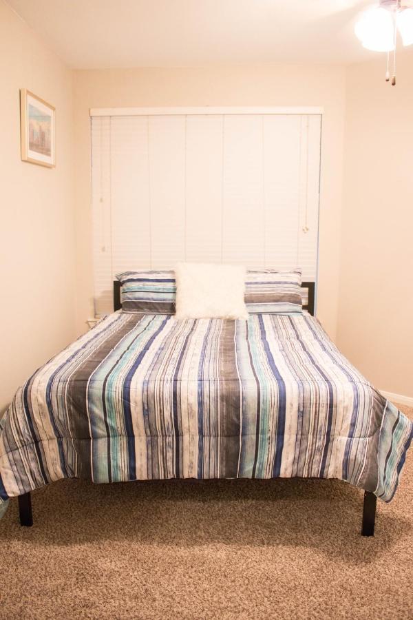 Downtown Dallas Beautiful Poolside Apartment Extérieur photo